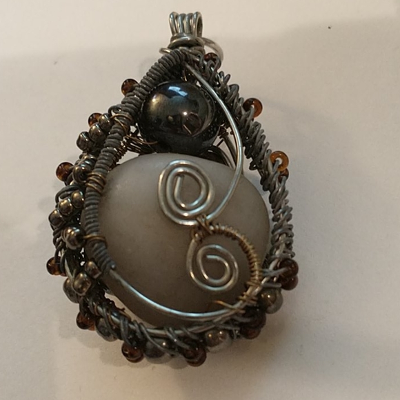 🇨🇦Beautiful Moonstone Steampunk Pendant - Picture 3 of 4